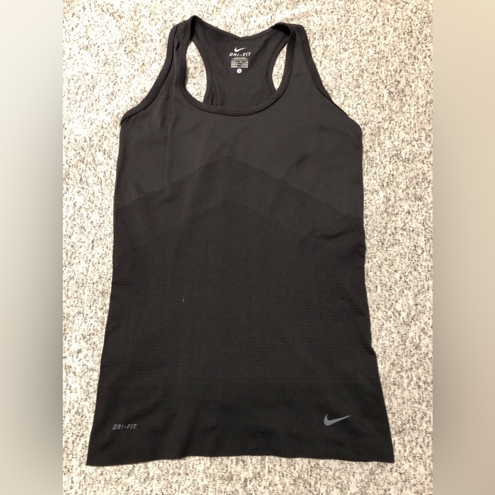 NIKE TOP